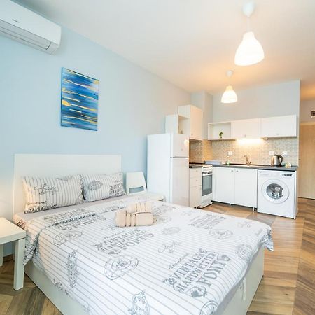 Cozy Little Apartment In Studentski Grad Sofia Exterior photo