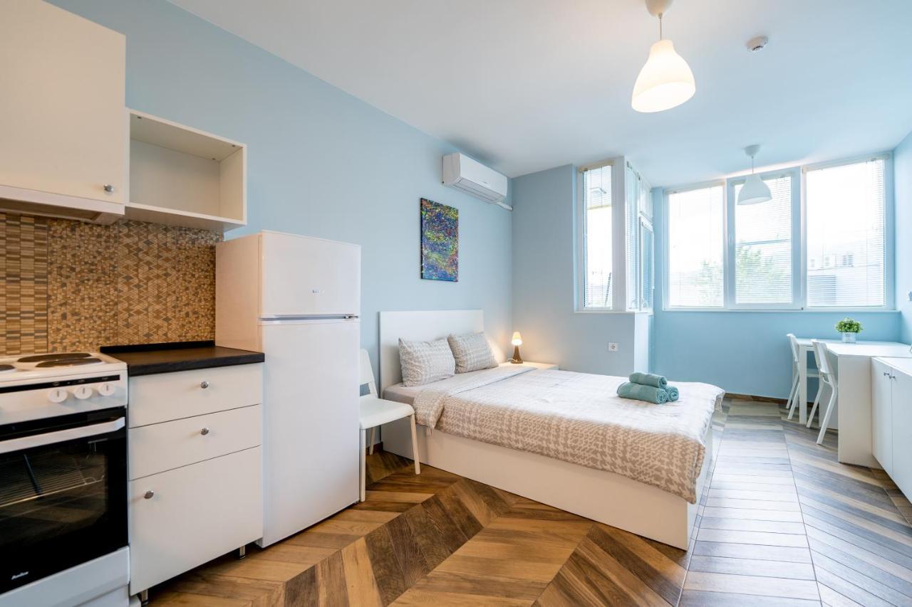 Cozy Little Apartment In Studentski Grad Sofia Exterior photo