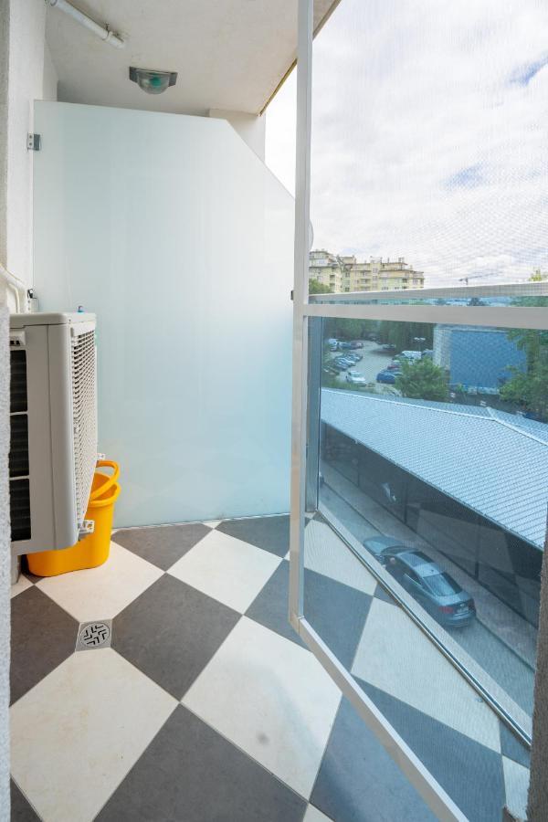 Cozy Little Apartment In Studentski Grad Sofia Exterior photo
